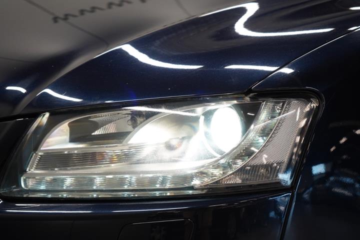 Blå Audi S5 fra 2011