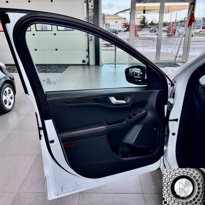 Gul Ford Kuga fra 2020