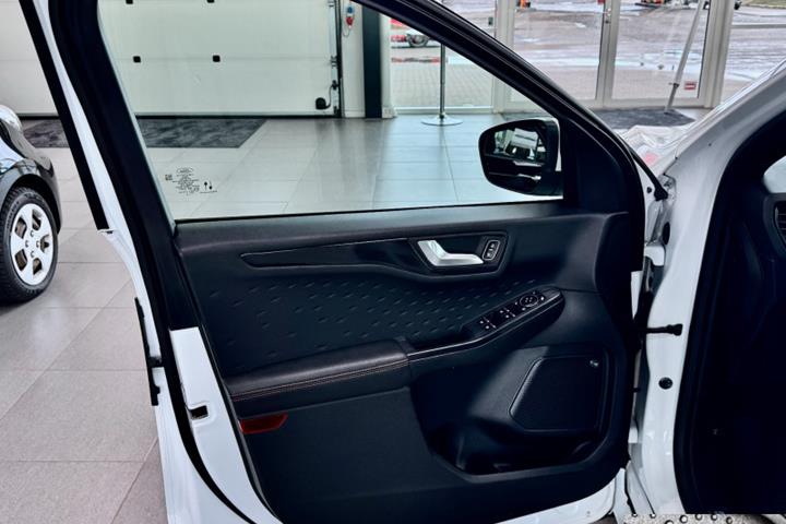 Gul Ford Kuga fra 2020