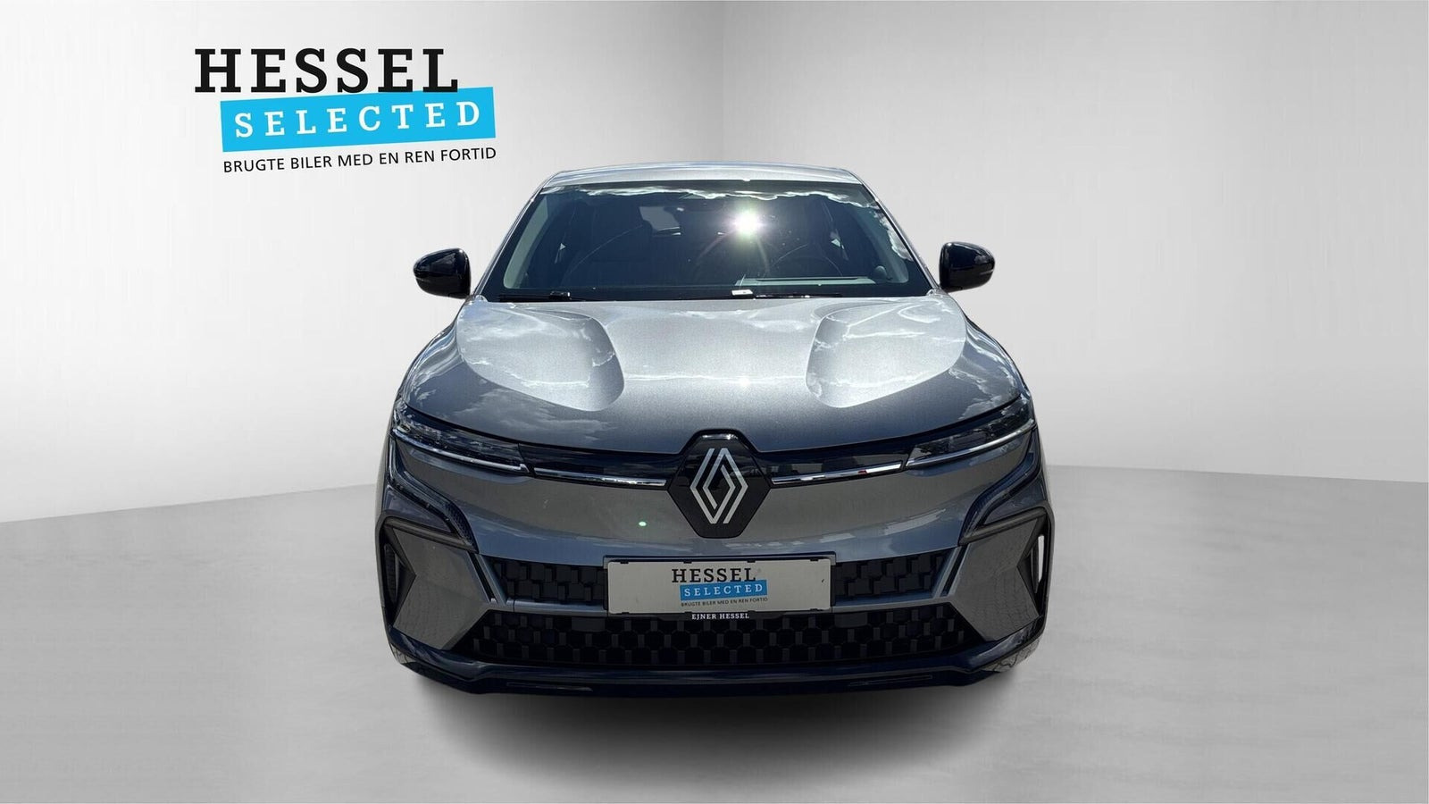 Grå Renault Megane E-Tech fra 2023