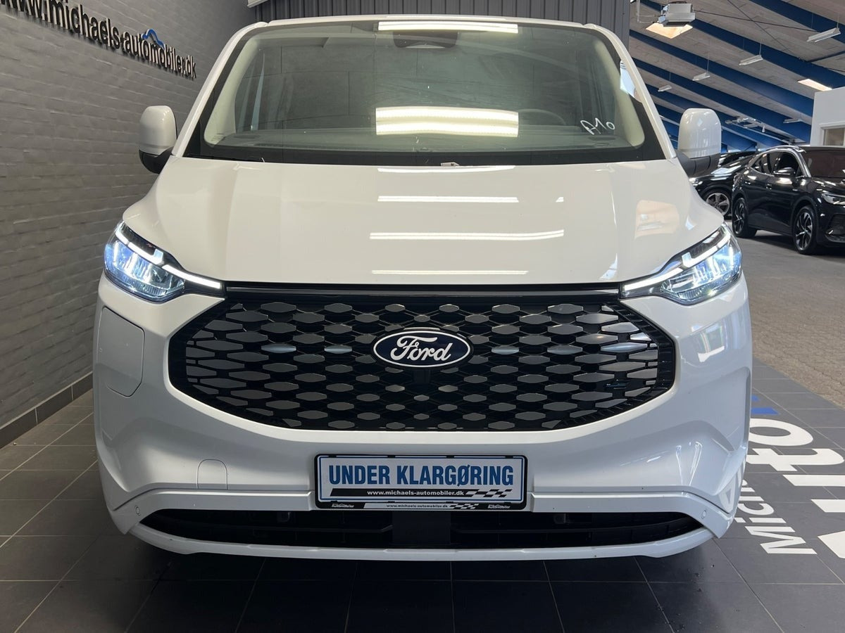 Hvid Ford E-Transit Custom Kombi 320 L1 fra 2026