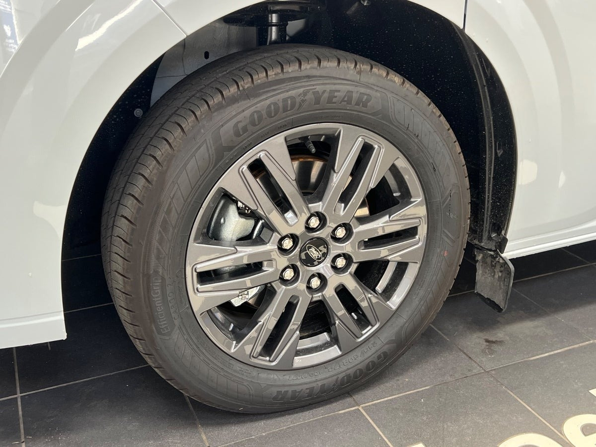 Hvid Ford E-Transit Custom Kombi 320 L1 fra 2026