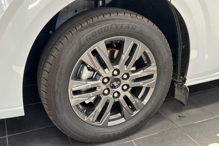 Hvid Ford E-Transit Custom Kombi 320 L1 fra 2026