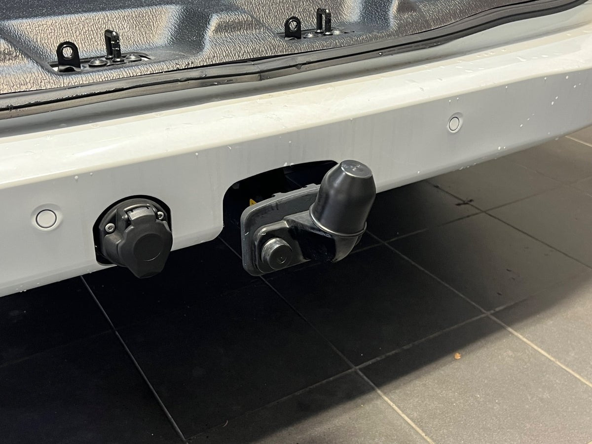 Hvid Ford E-Transit Custom Kombi 320 L1 fra 2026