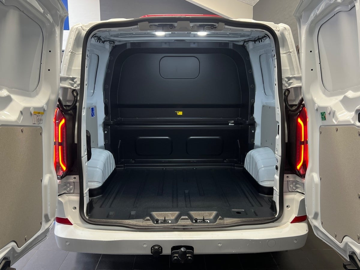 Hvid Ford E-Transit Custom Kombi 320 L1 fra 2026