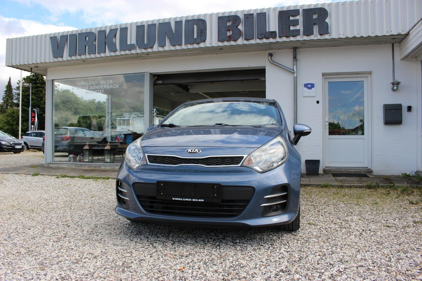 Blå Kia Rio fra 2016