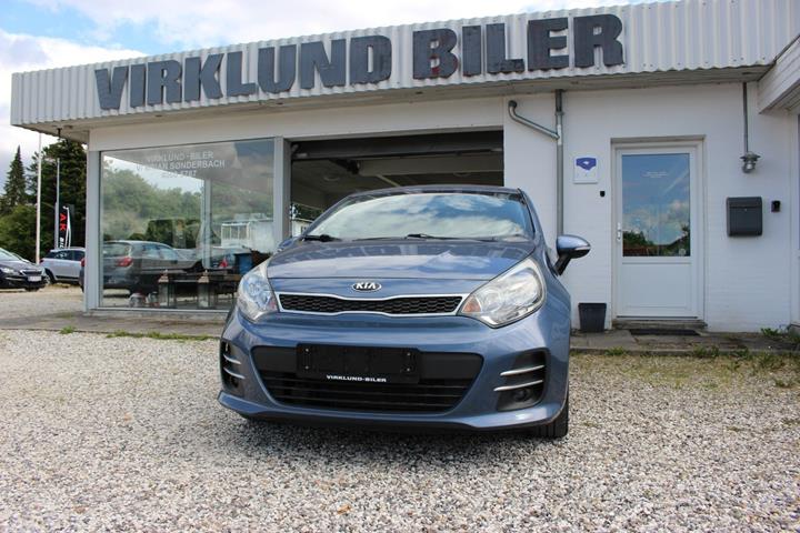 Blå Kia Rio fra 2016