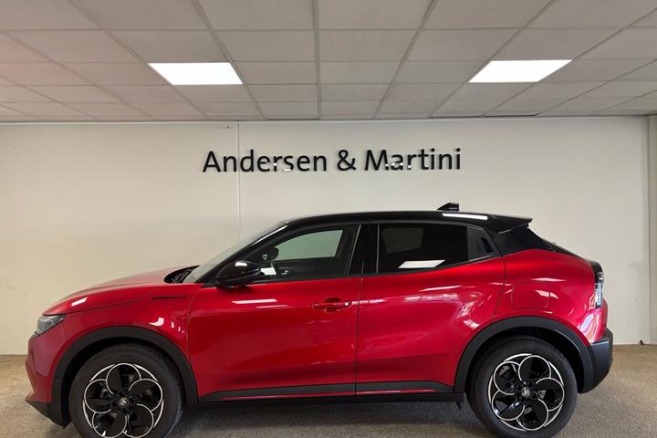 Rød Alfa Romeo Junior fra 2024