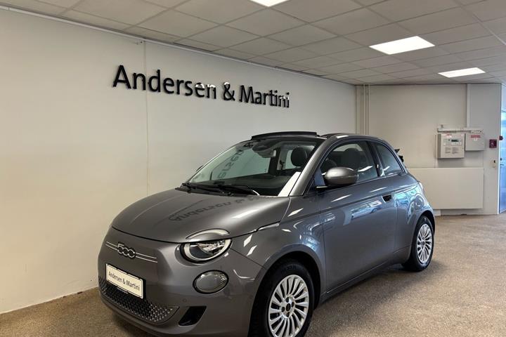 Grå Fiat 500e fra 2023