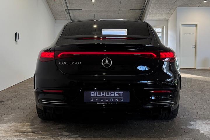 Sort Mercedes EQE350+ fra 2022