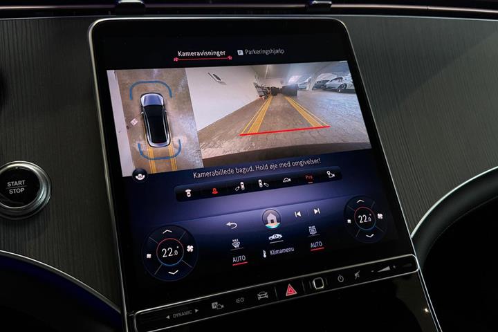 Sort Mercedes EQE350+ fra 2022