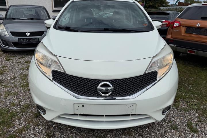 Hvid Nissan Note fra 2014