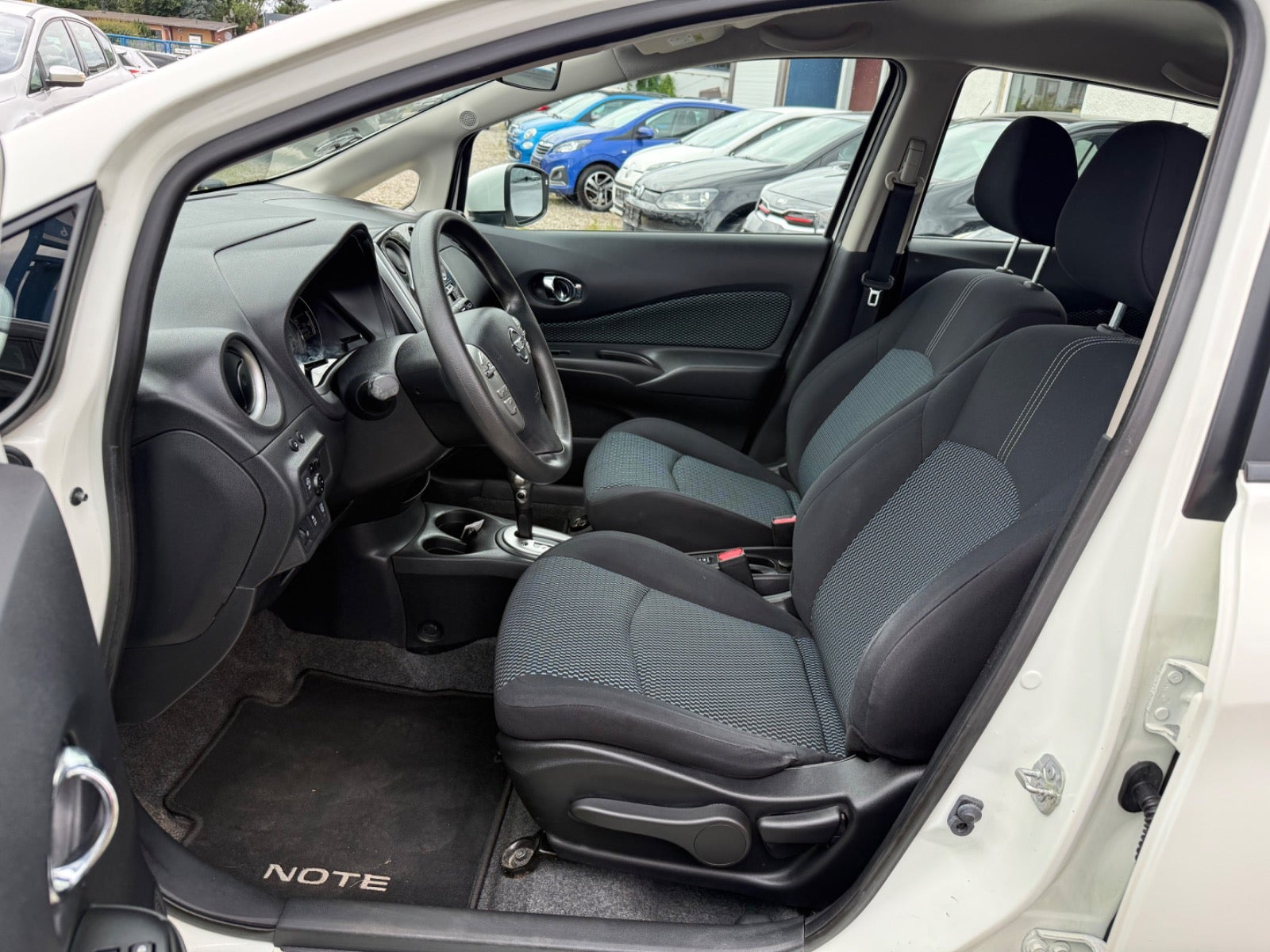 Hvid Nissan Note fra 2014