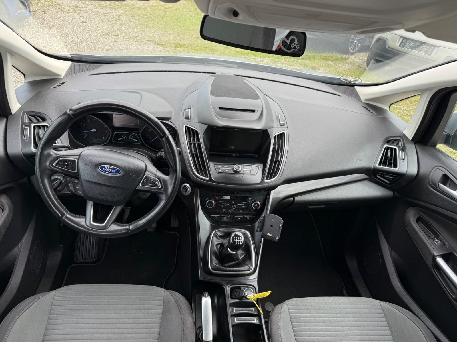 Sølv Ford C-MAX fra 2016