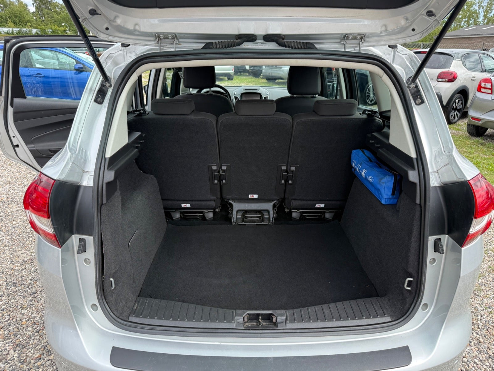 Sølv Ford C-MAX fra 2016