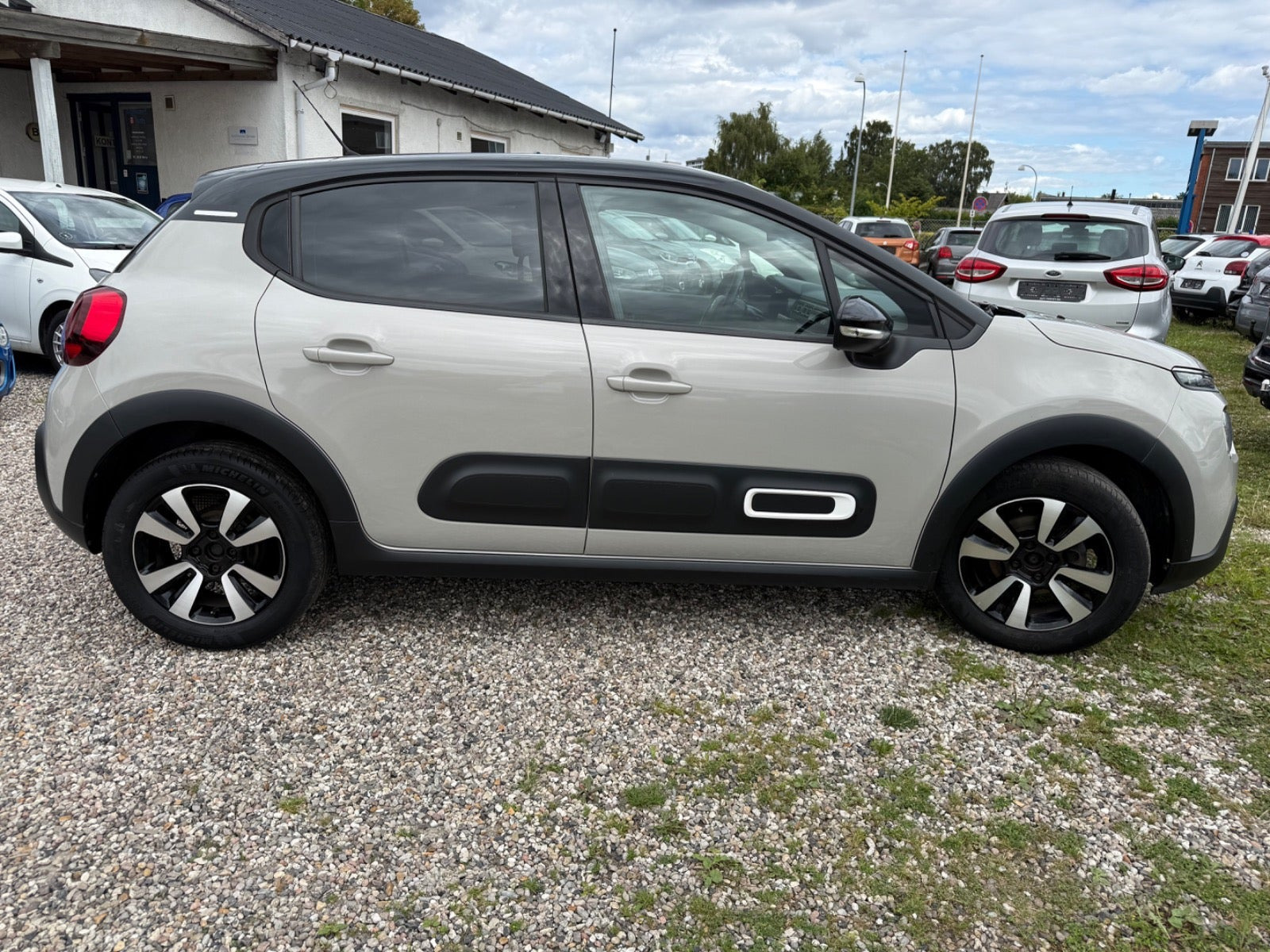 Beige Citroën C3 fra 2020