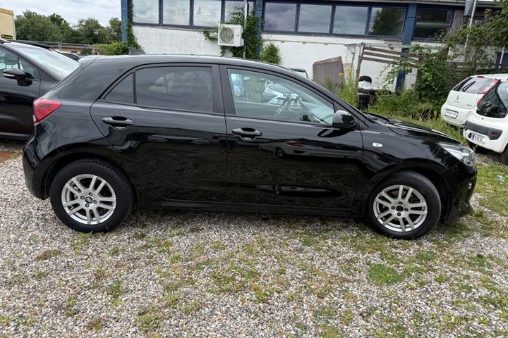 Sort Kia Rio fra 2019