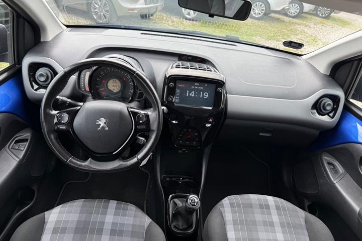Blå Peugeot 108 fra 2020