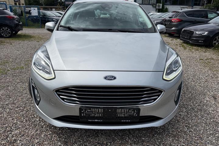 Sølv Ford Fiesta fra 2020