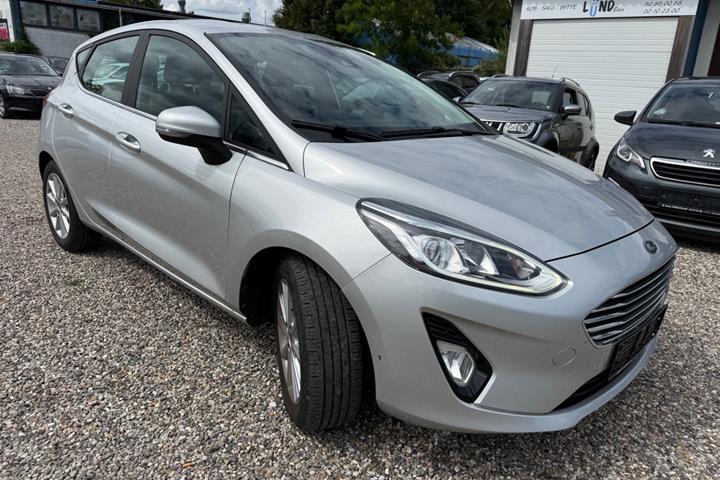 Sølv Ford Fiesta fra 2020