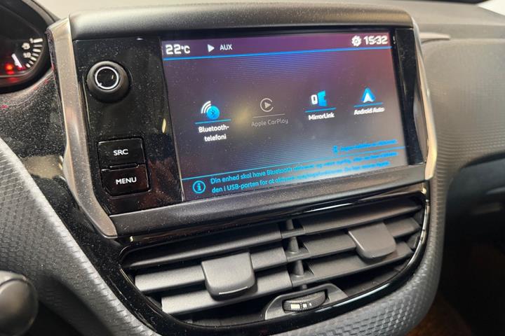 Grøn Peugeot 208 fra 2017