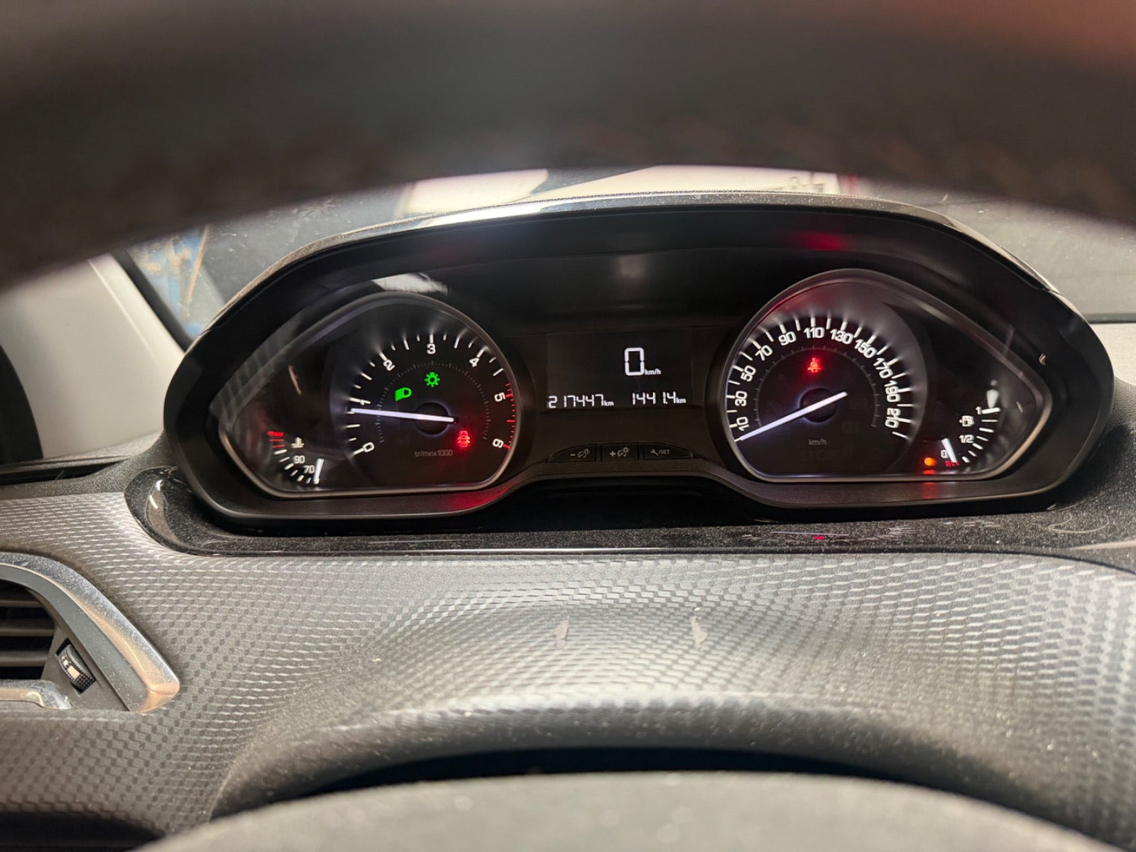 Grøn Peugeot 208 fra 2017
