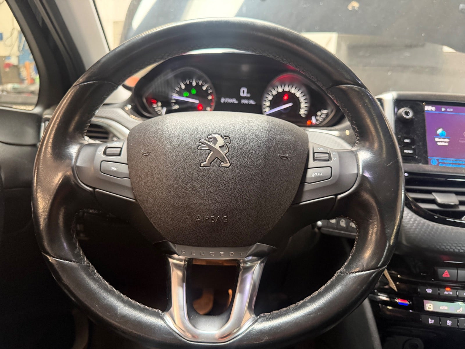 Grøn Peugeot 208 fra 2017