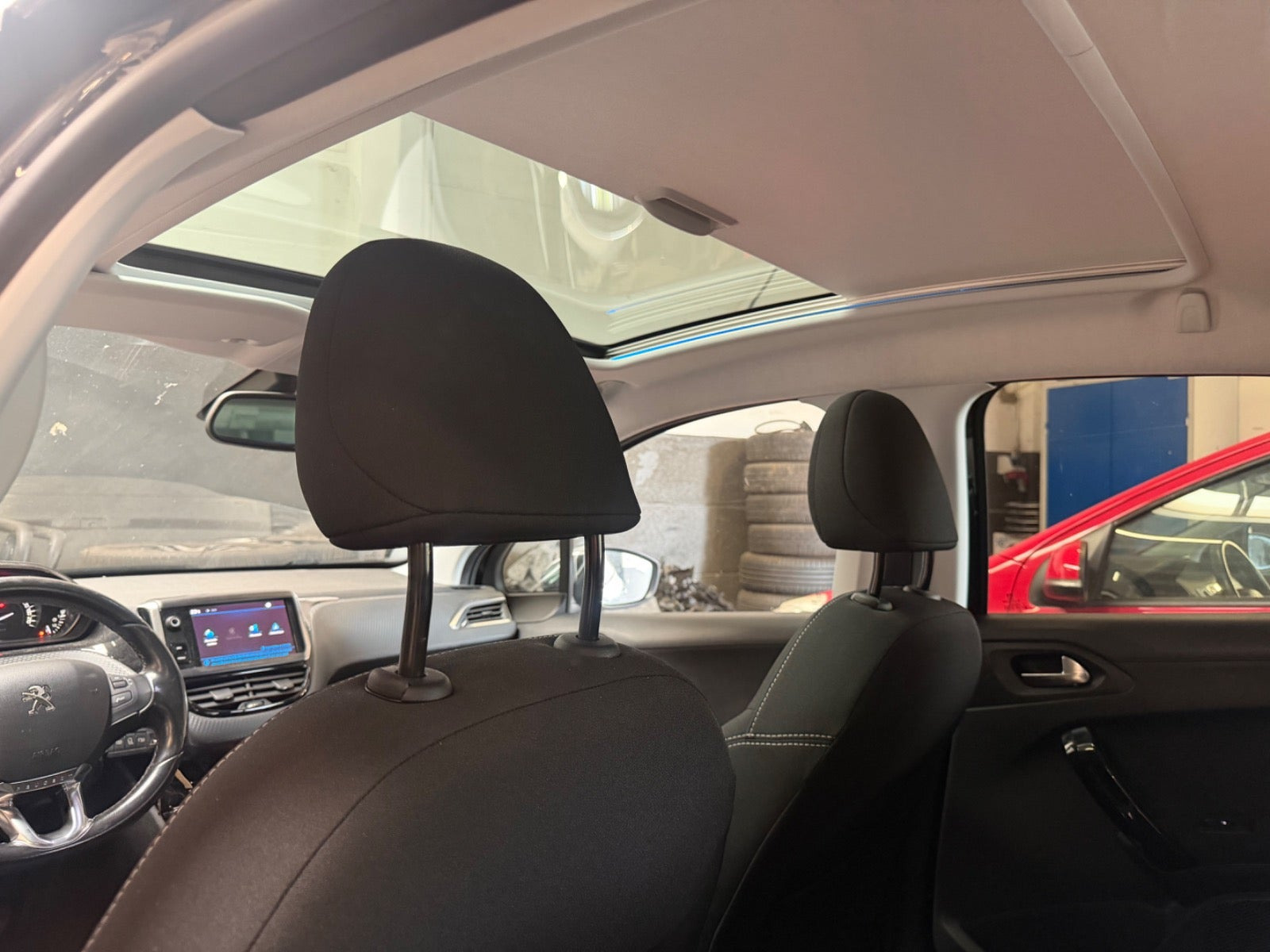 Grøn Peugeot 208 fra 2017