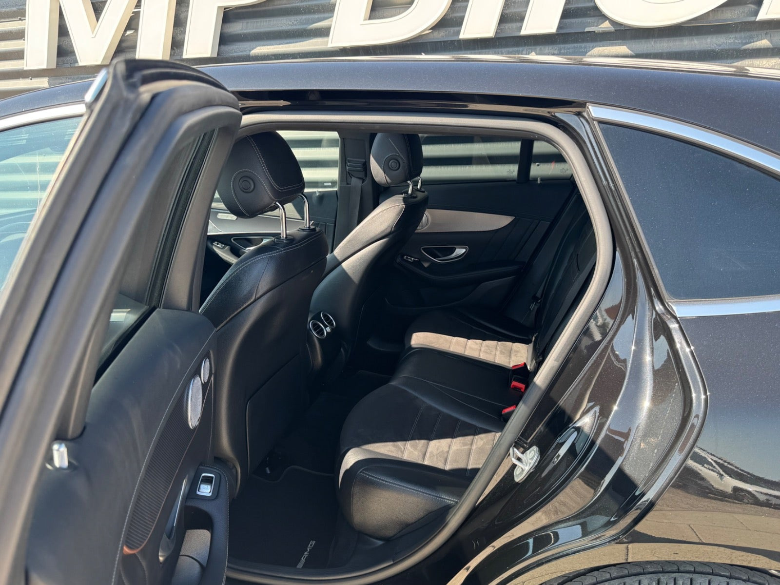 Sort Mercedes EQC400 fra 2020