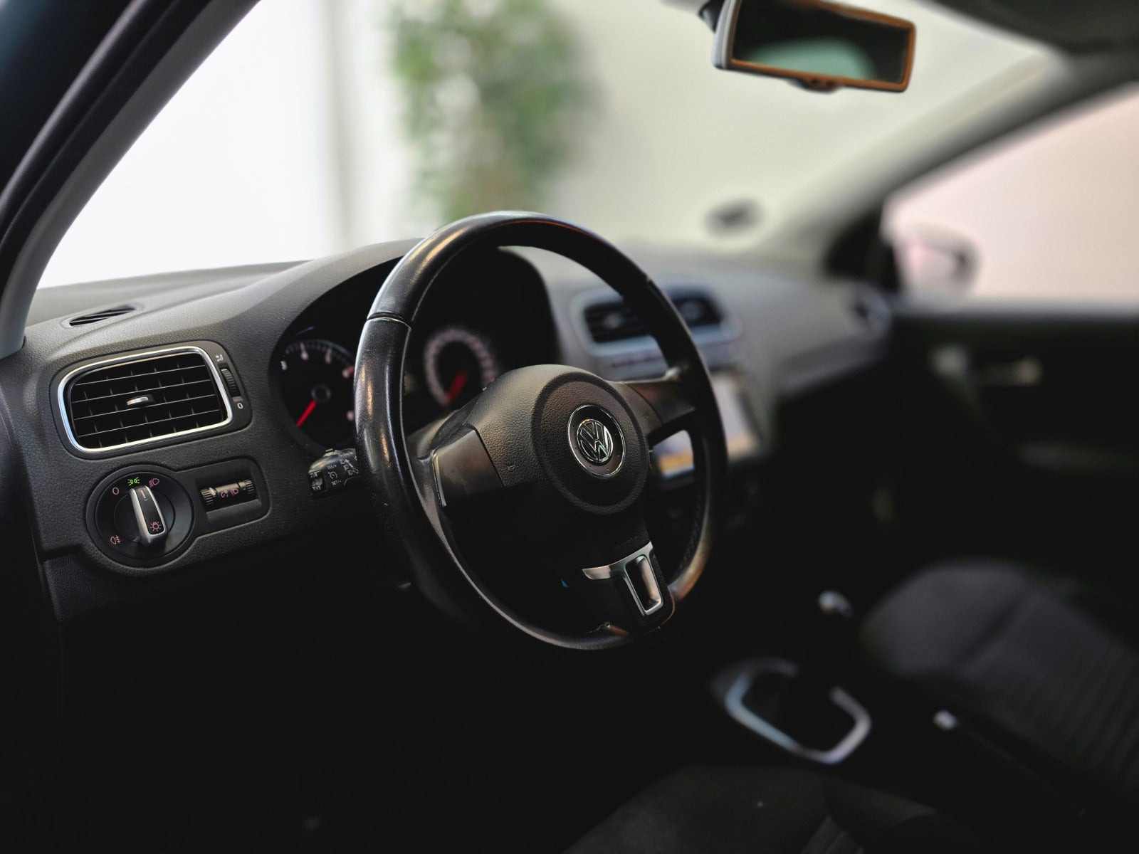 Sort VW Polo fra 2012