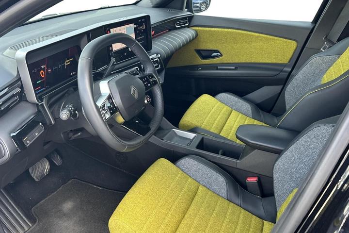 Sort Renault 5 E-Tech fra 2025