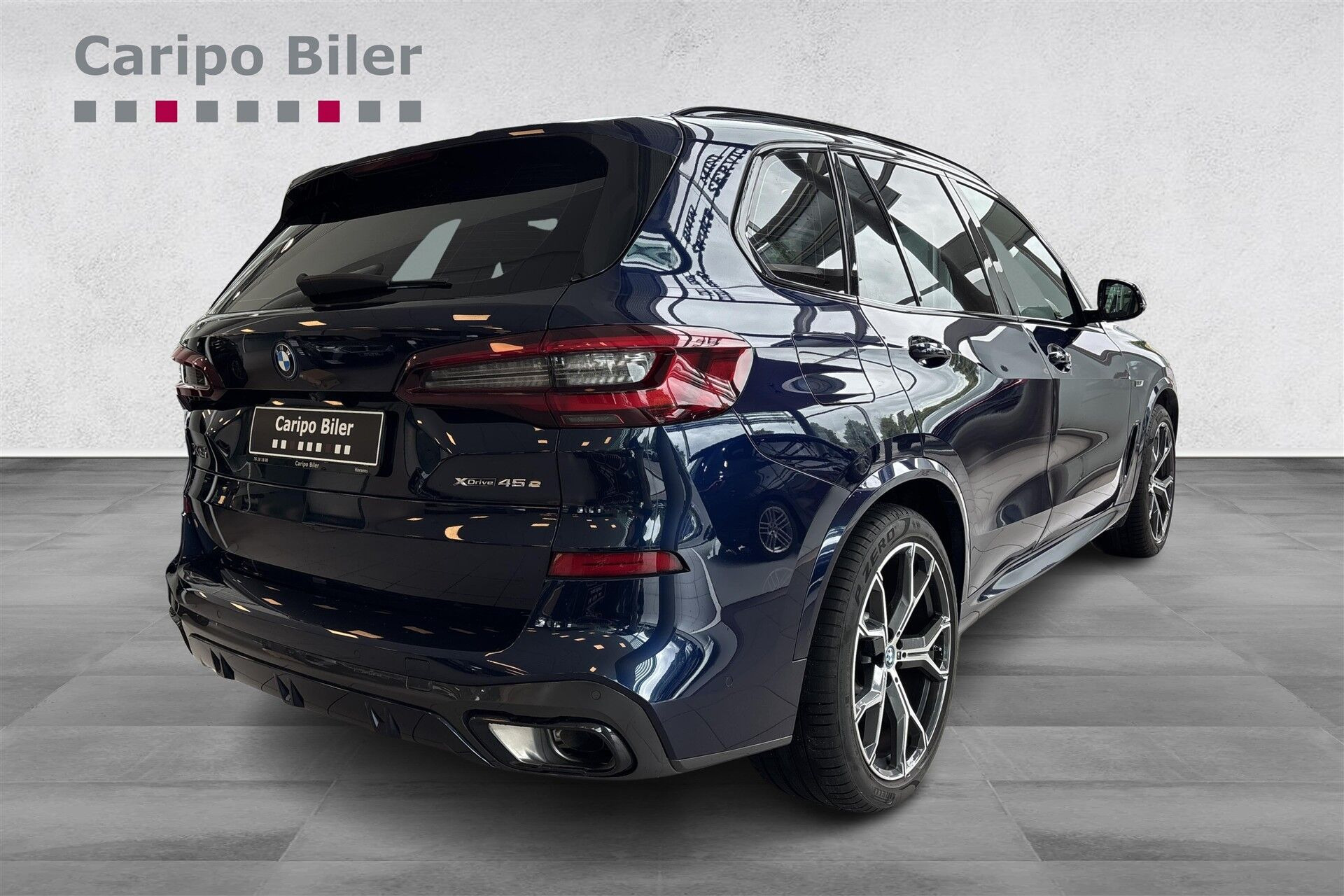 Blå BMW X5 fra 2022