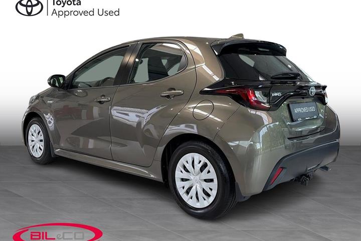 Bronze Toyota Yaris fra 2020