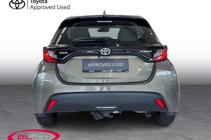 Bronze Toyota Yaris fra 2020