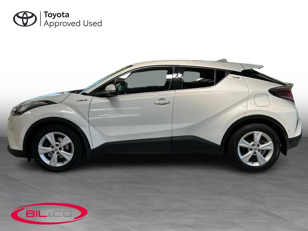 Hvid Toyota C-HR fra 2019