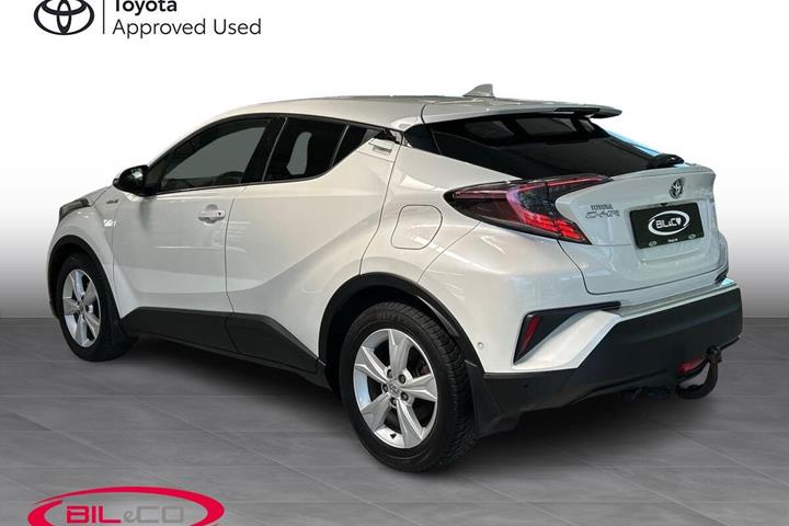 Hvid Toyota C-HR fra 2019