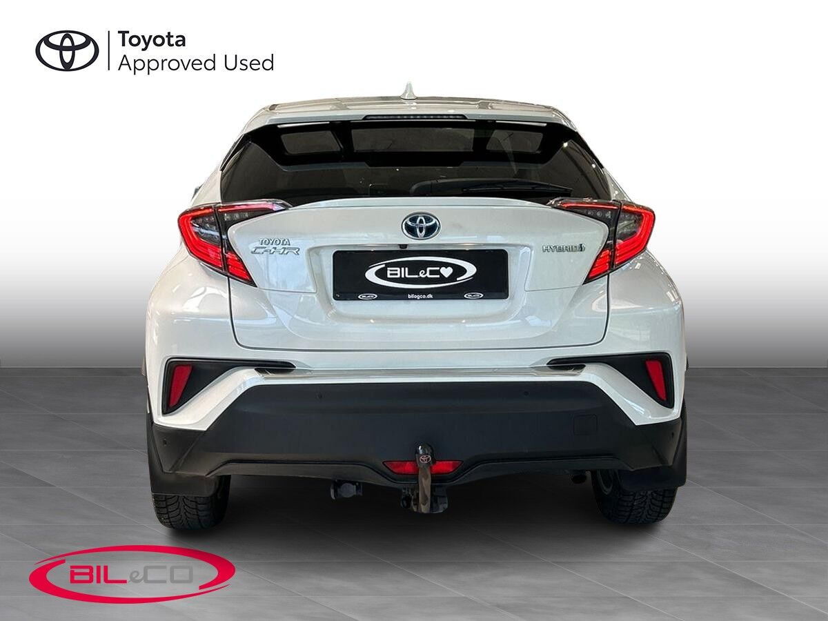 Hvid Toyota C-HR fra 2019