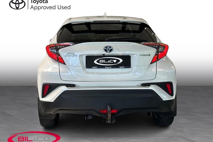 Hvid Toyota C-HR fra 2019