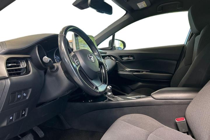 Hvid Toyota C-HR fra 2019