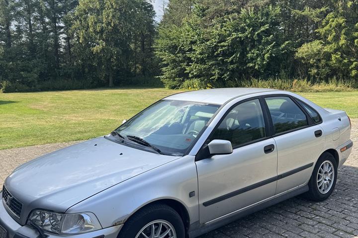 Sølv Volvo S40 fra 2003