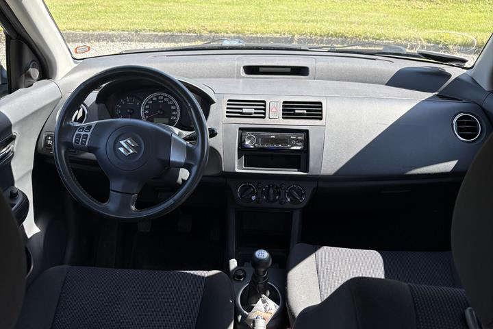 Sort Suzuki Swift fra 2006