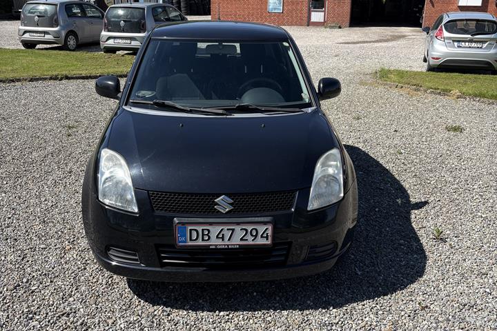 Sort Suzuki Swift fra 2006