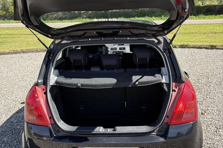 Sort Suzuki Swift fra 2006