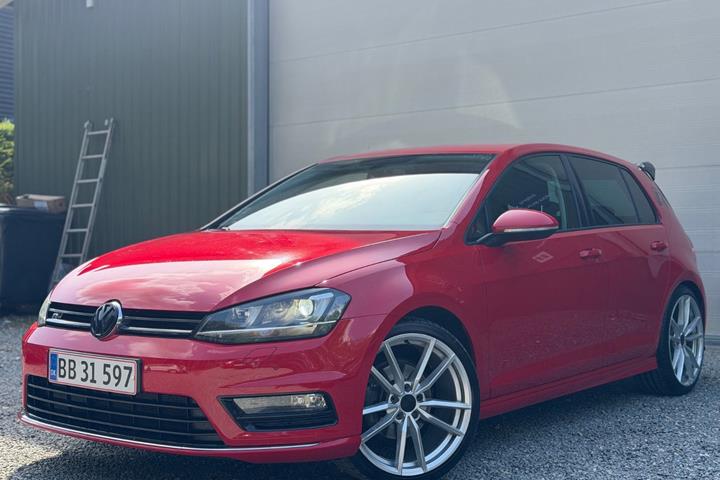 Rød VW Golf VII fra 2015