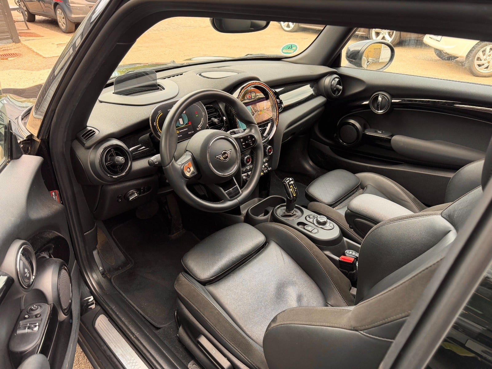 Sort Mini Cooper SE fra 2023