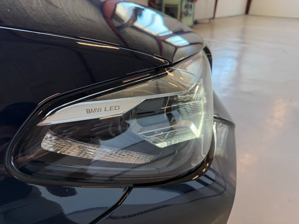 Sort BMW 530e fra 2021