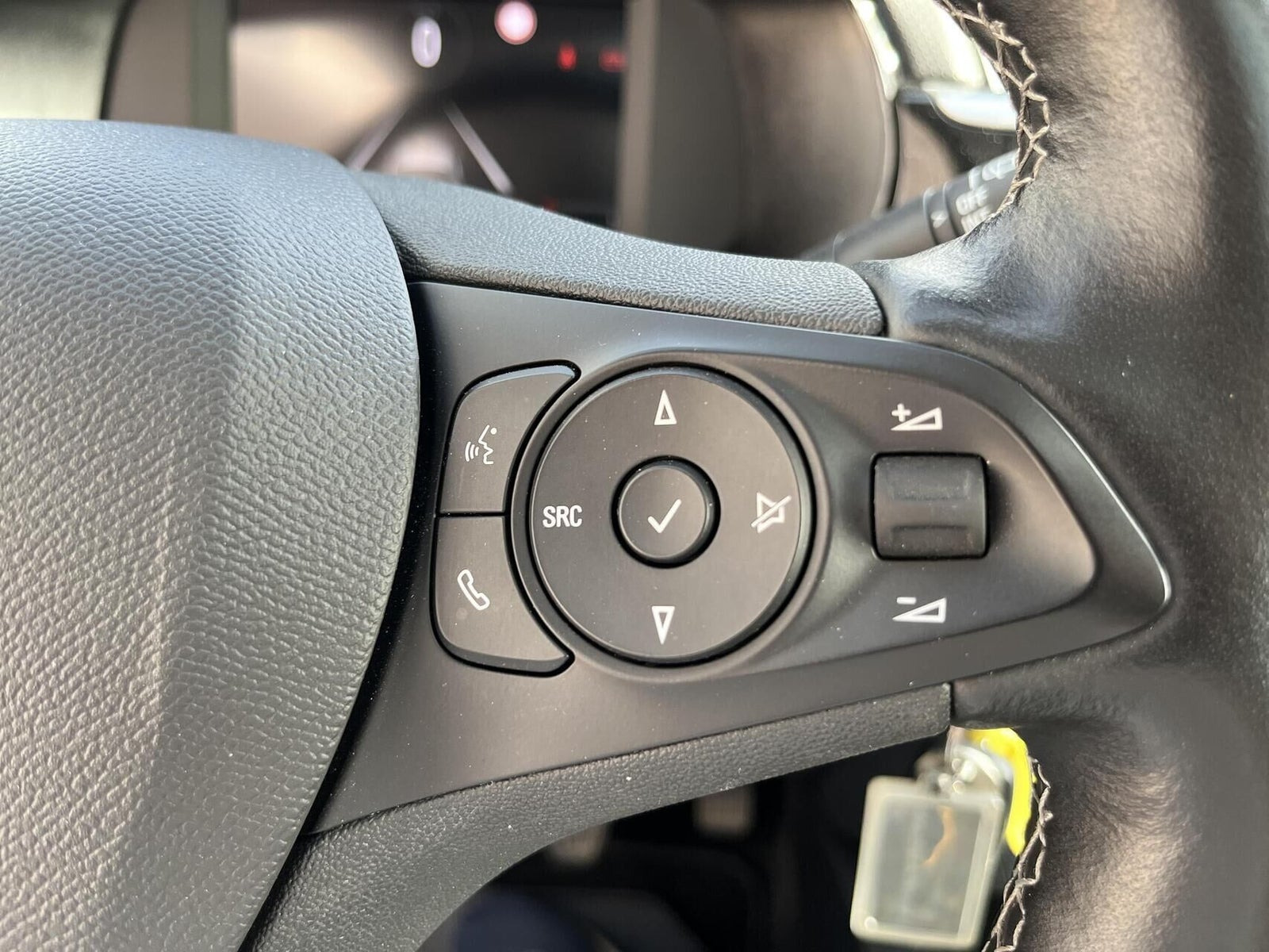 Hvid Opel Corsa fra 2021