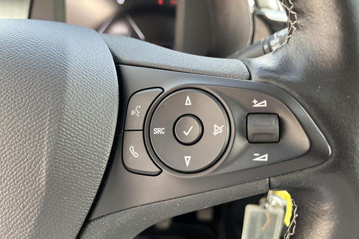 Hvid Opel Corsa fra 2021