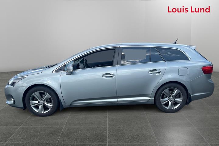 Grå Toyota Avensis fra 2014