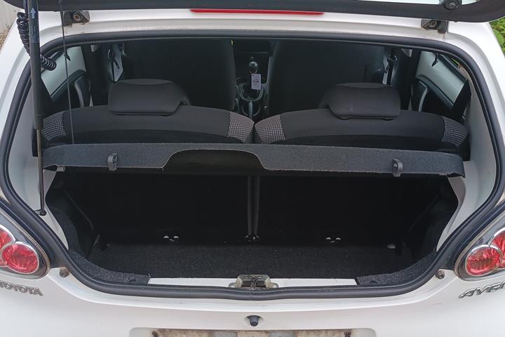 Hvid Toyota Aygo fra 2013